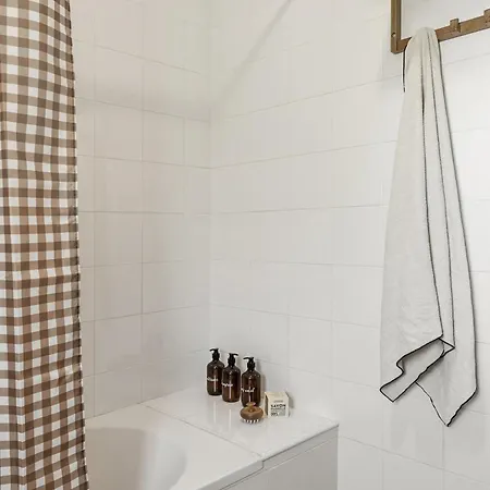 In The Peace Of The Foothills Povoa (Lisbon)