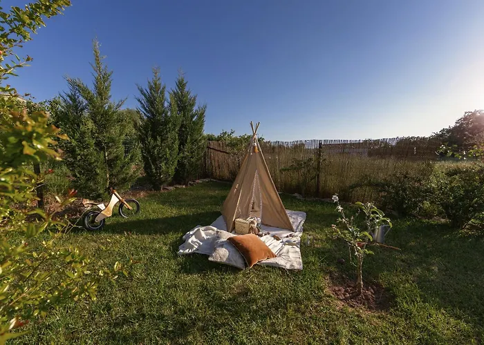 In The Peace Of The Foothills Povoa (Lisbon)