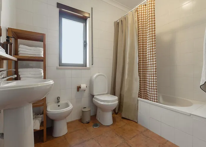 In The Peace Of The Foothills Povoa (Lisbon)