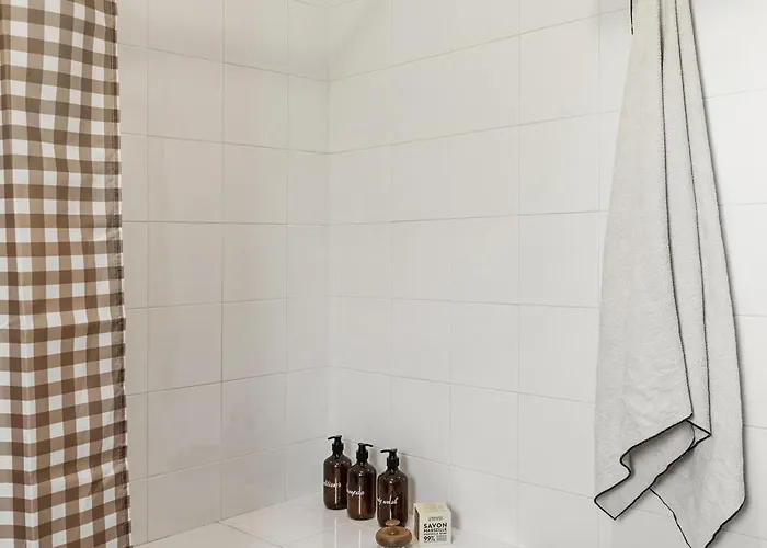 In The Peace Of The Foothills Povoa (Lisbon)